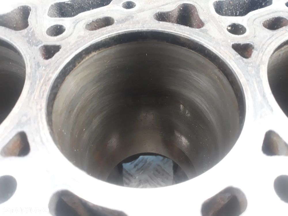 BLOK SILNIKA FORD TRANSIT MK7 2,2 HDI - 4