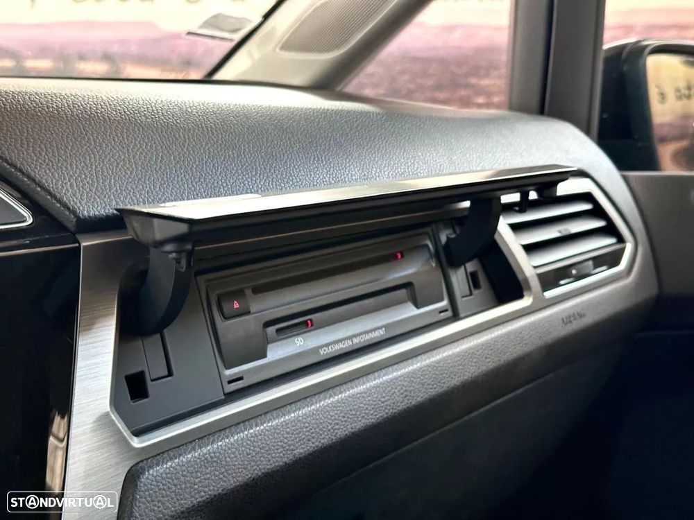 VW Touran 1.6 TDI Highline - 25