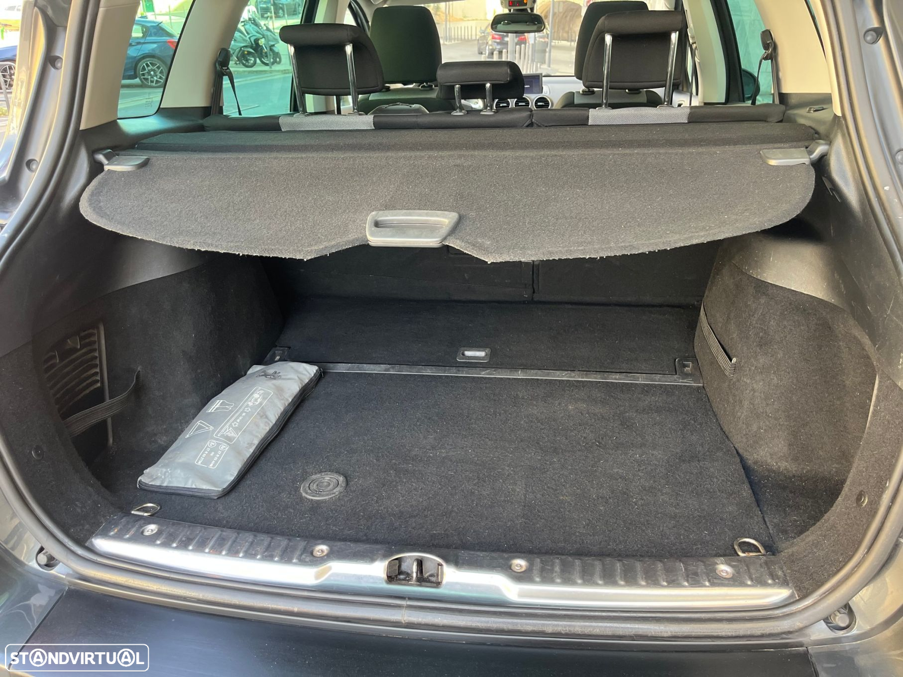 Peugeot 308 1.6 e-HDi Sportium CVM6 - 17