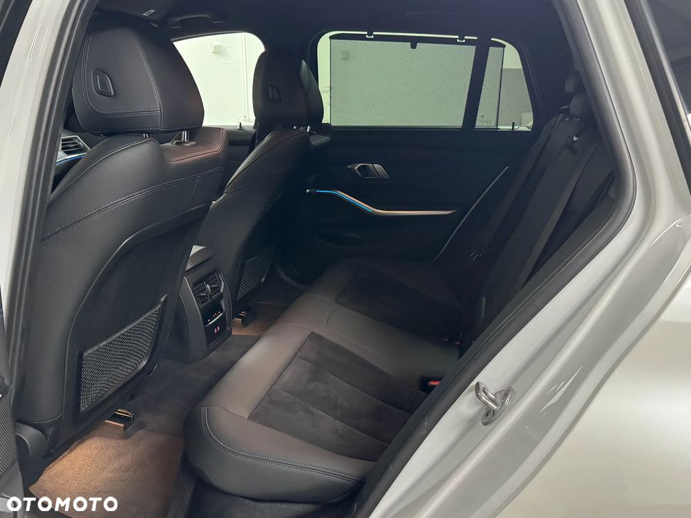 BMW Seria 3 320d Touring xDrive M Sport - 5