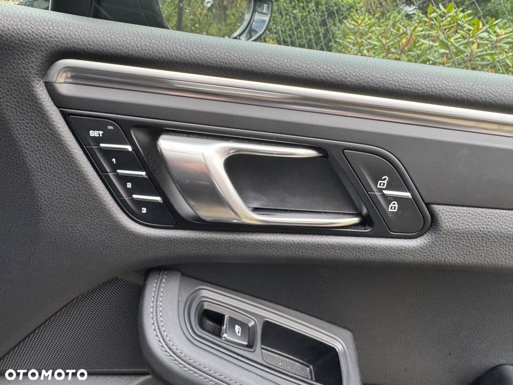 Porsche Macan Standard - 16