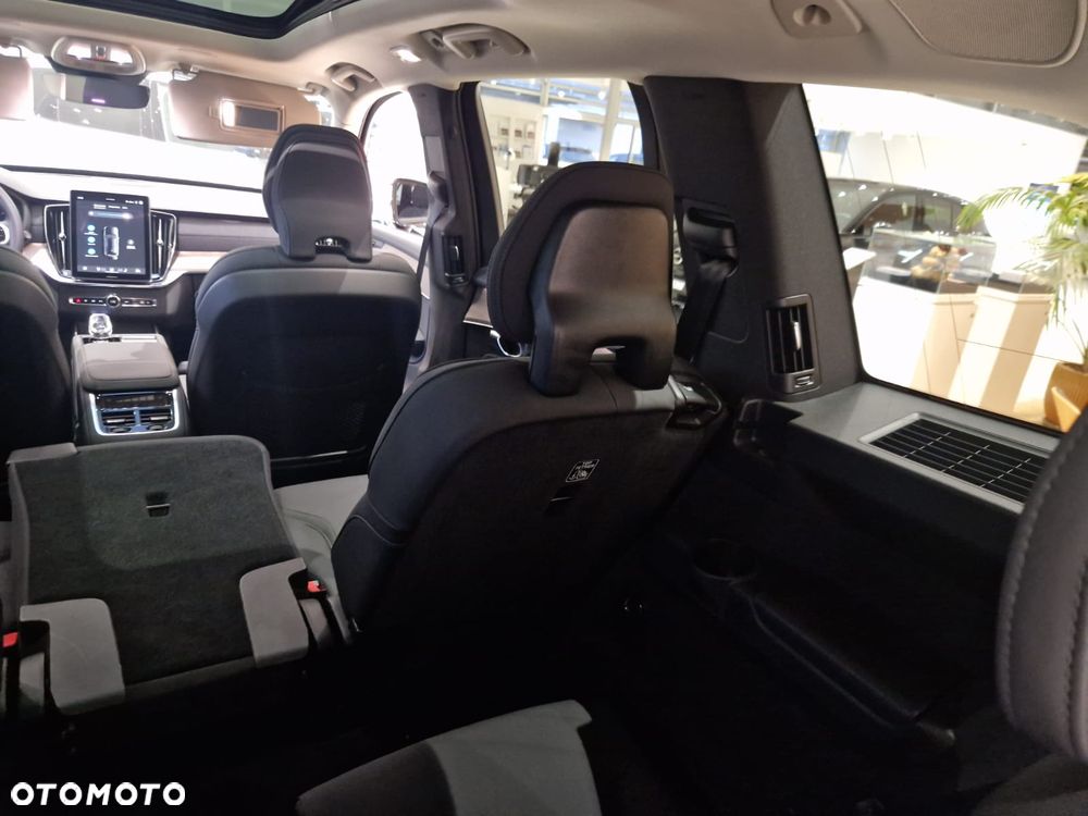 Volvo XC 90 T8 AWD Plug-In Hybrid Plus Black Edition 7os - 31