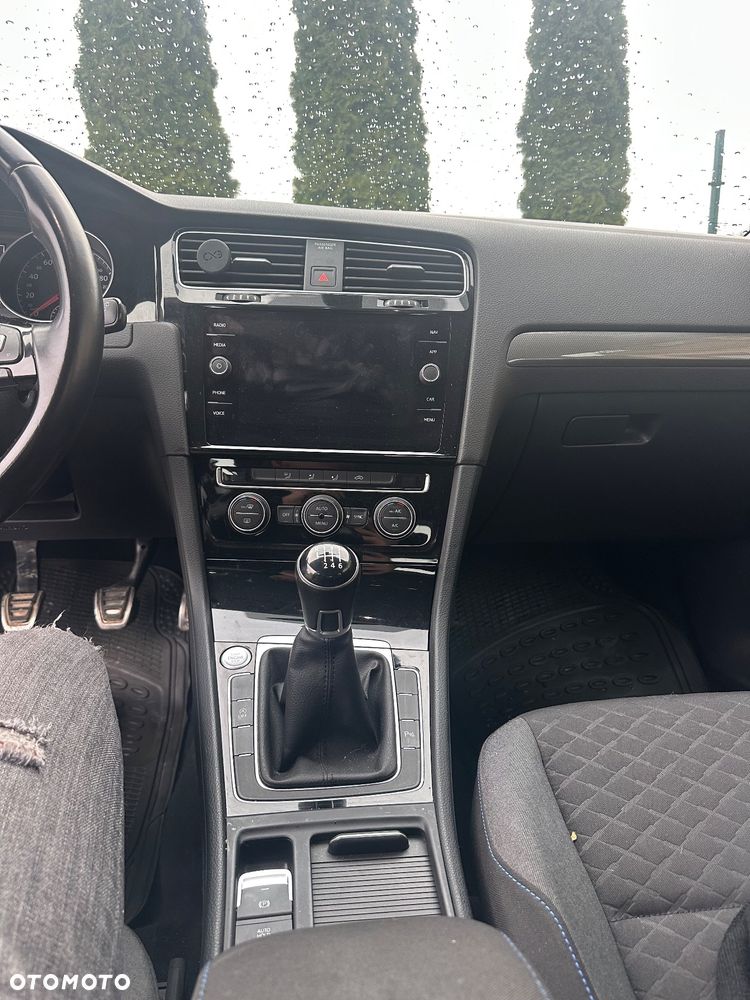 Volkswagen Golf 1.0 TSI Comfortline - 8