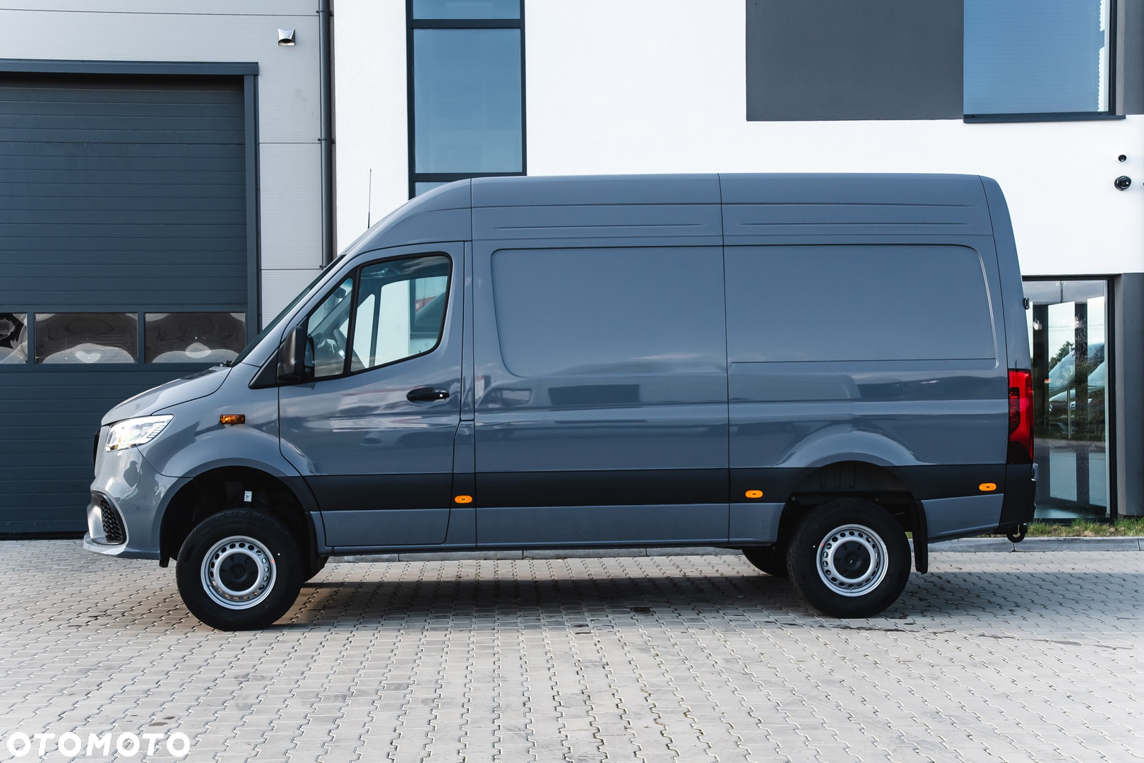 Mercedes-Benz Sprinter - 11