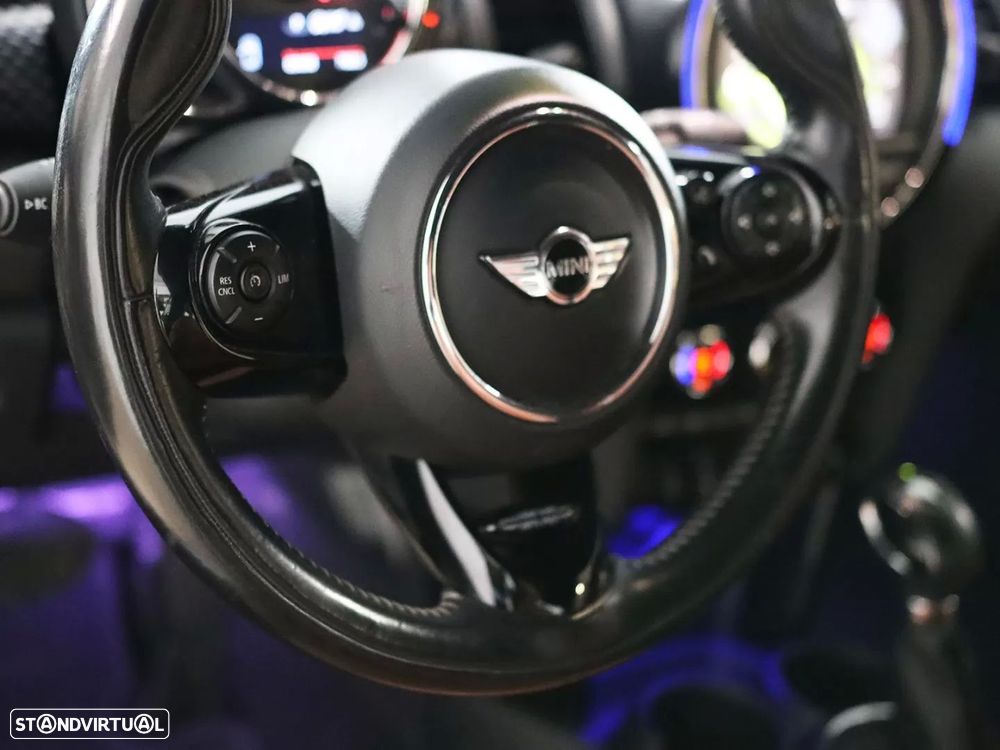 MINI Cabrio Cooper SD Auto Desportiva - 21