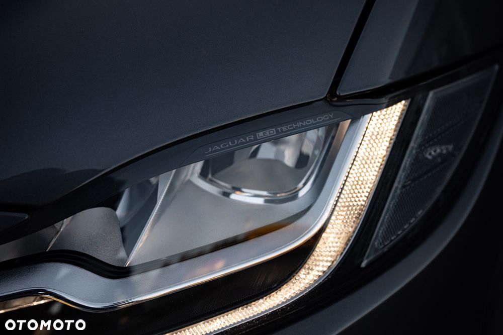 Jaguar F-Pace 3.0 TDV6 AWD S - 36