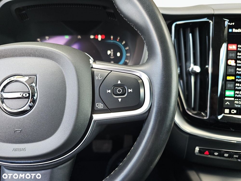 Volvo XC 60 B4 B R-Design - 19