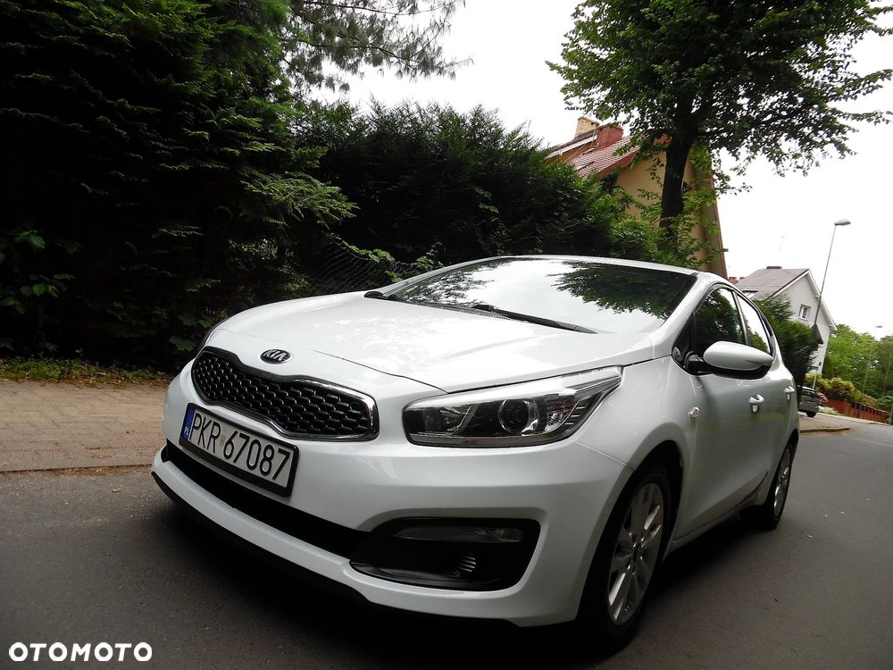 Kia Ceed - 4