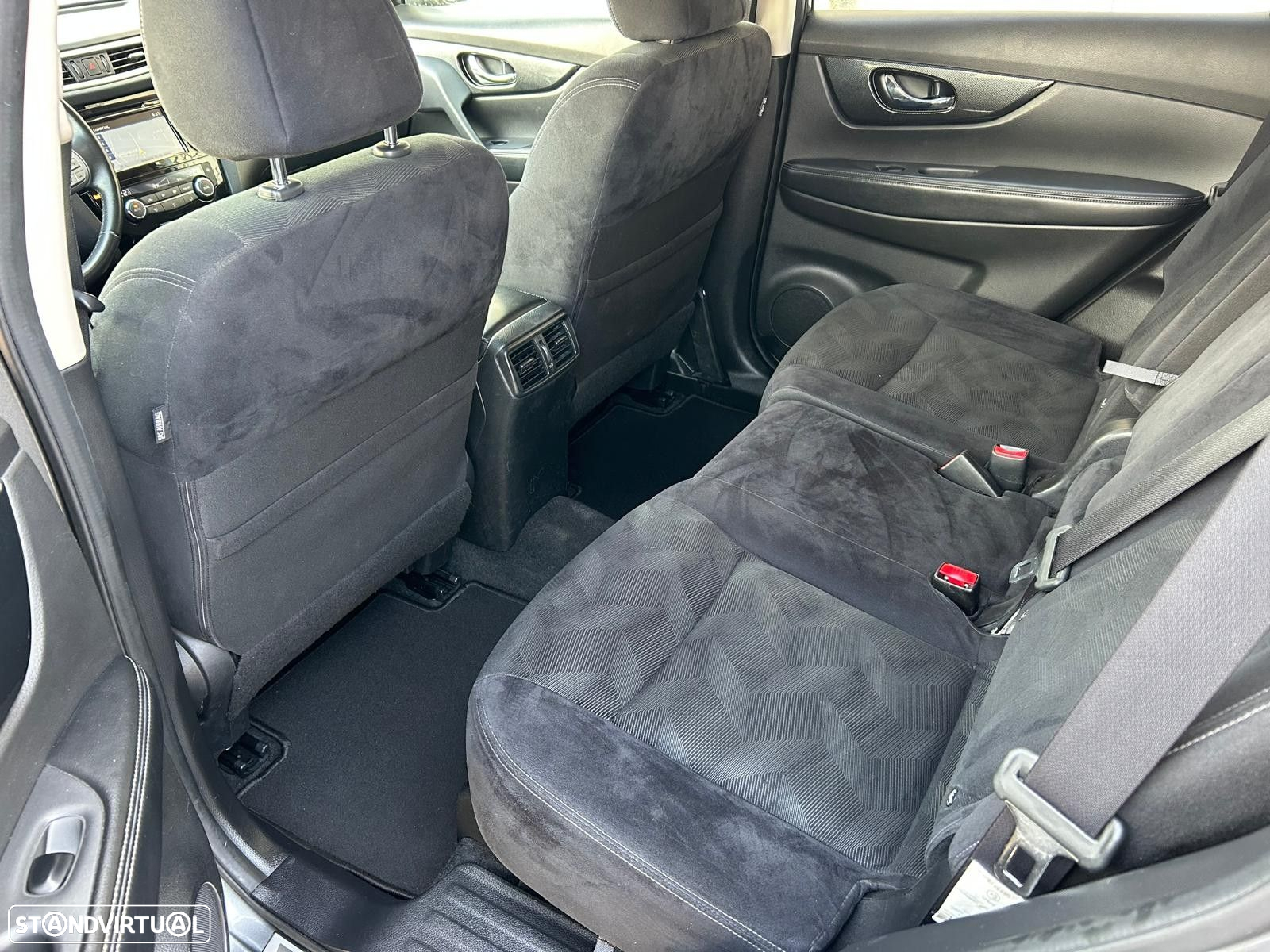 Nissan X-Trail 1.6 dCi N-Connecta - 10