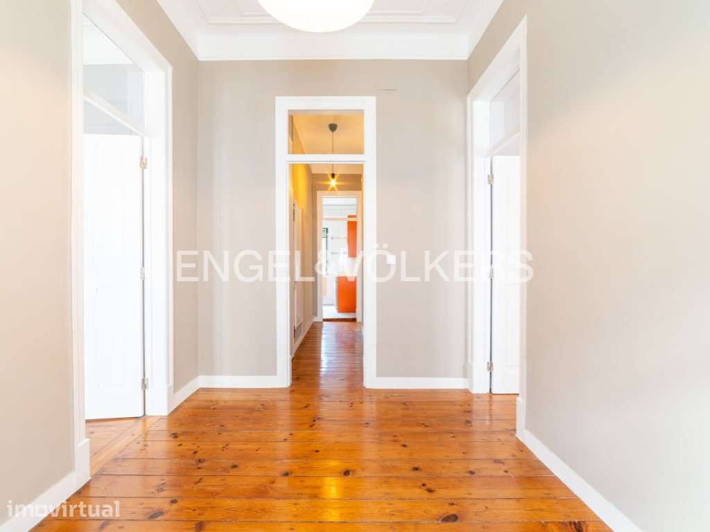 Charmoso apartamento T3+1 em Campolide - Grande imagem: 3/31