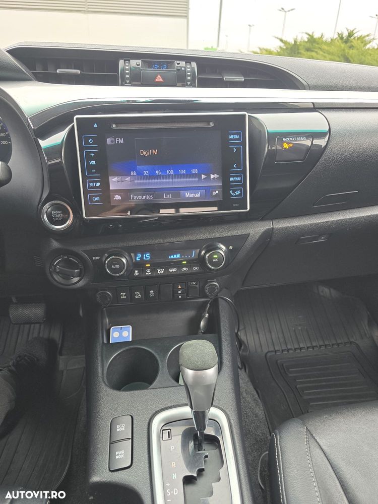 Toyota Hilux - 12