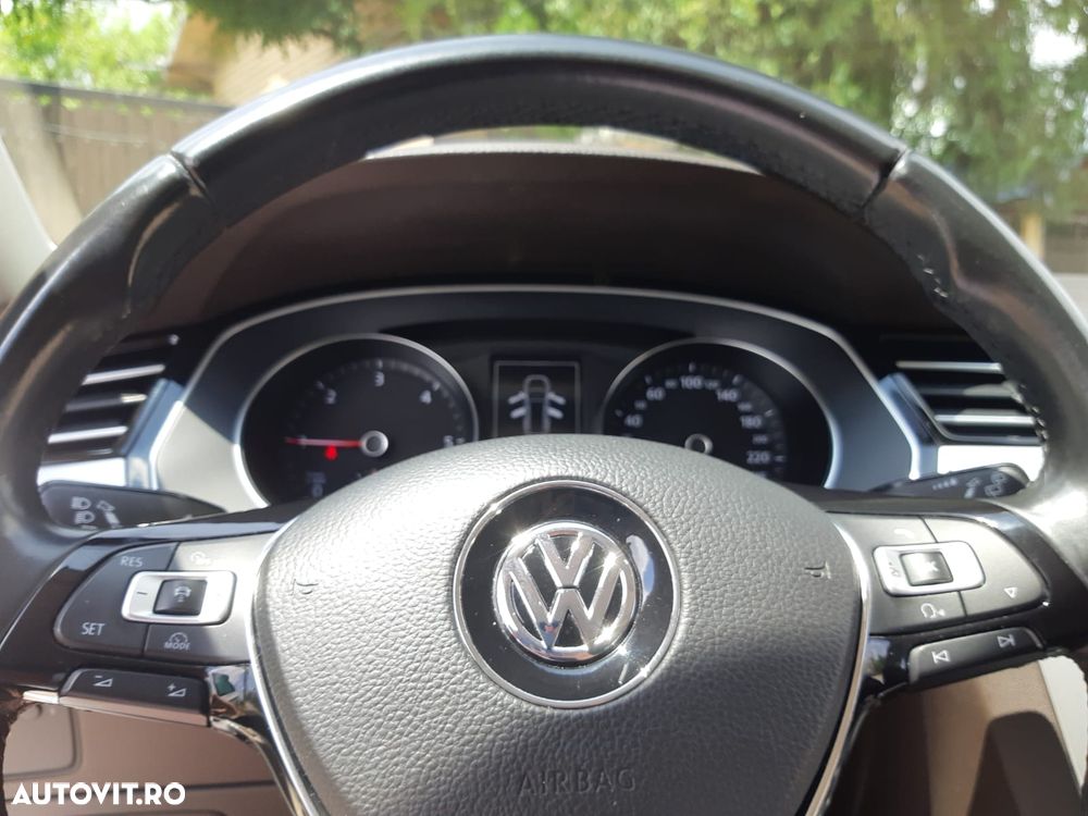 Volkswagen Passat 2.0 TDI Trendline - 1