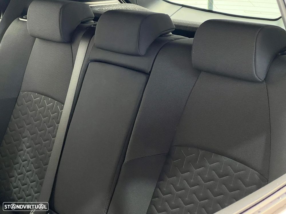 Toyota Corolla 1.8 Hybrid Comfort - 12