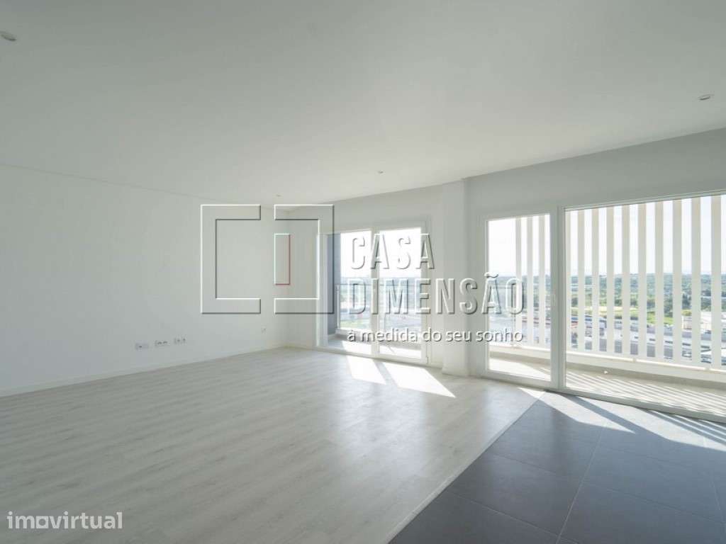 Apartamento T2 localizado na zona de Santa Marta do Pinhal, com var... - Grande imagem: 4/28