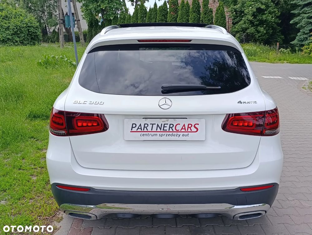 Mercedes-Benz GLC 300 4Matic 9G-TRONIC - 9