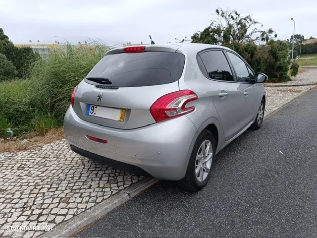 Peugeot 208 1.2 VTi Allure - 4