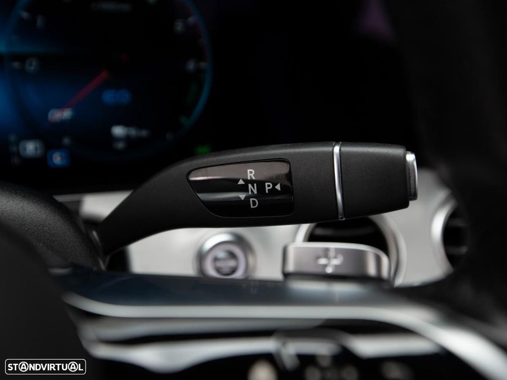 Mercedes-Benz E 300 de AMG Line - 21