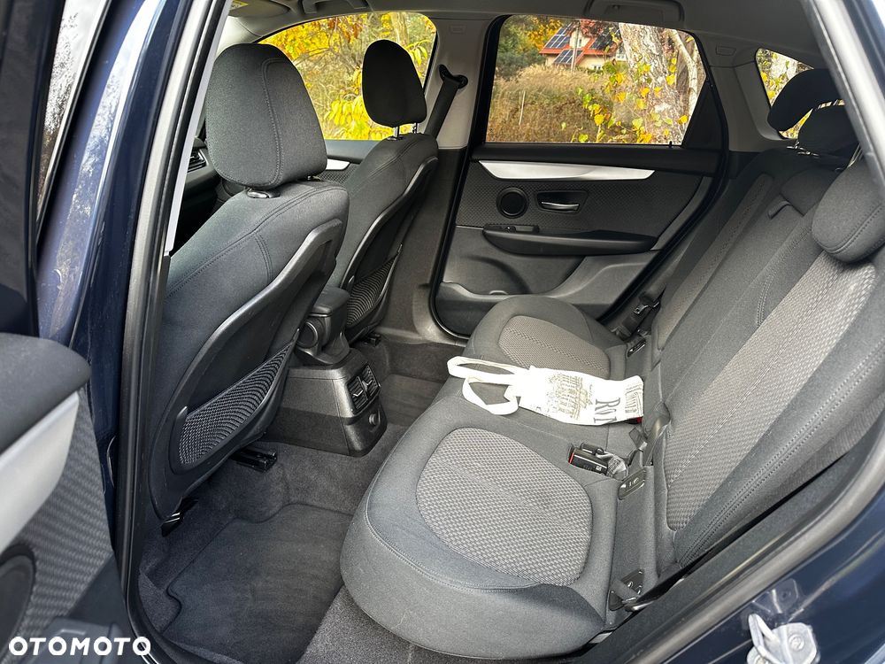 BMW Seria 2 218i - 13