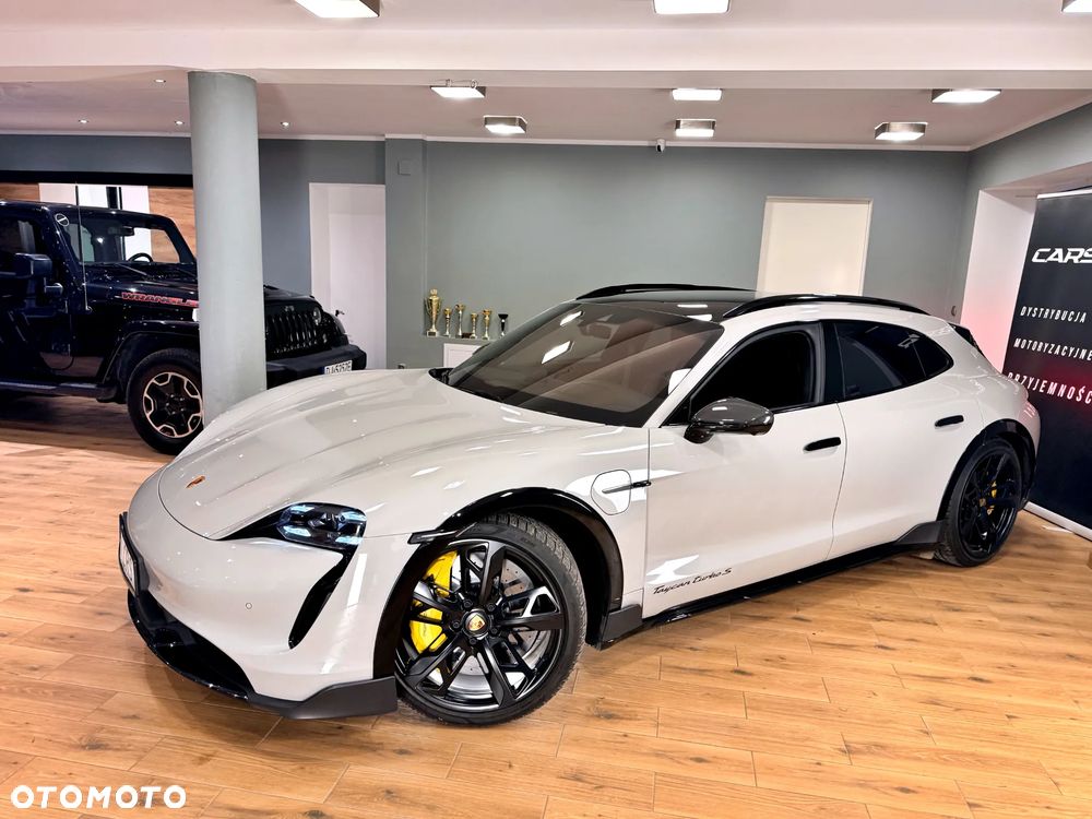 Porsche Taycan - 15