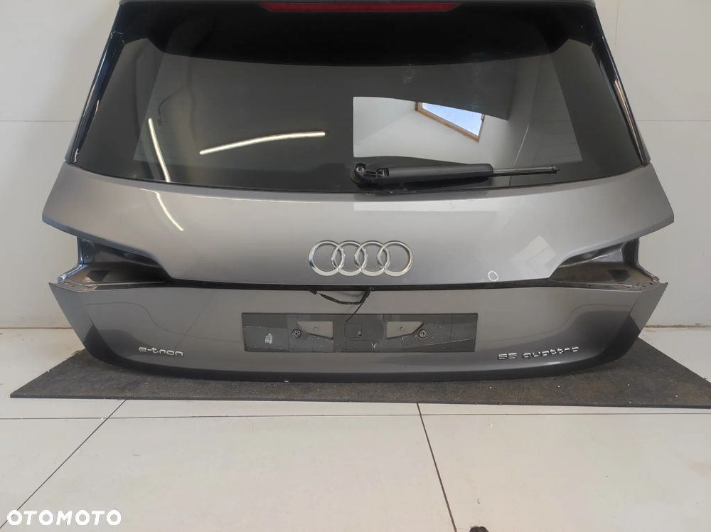 Klapa bagażnika kamera cofania Audi Q8 e-tron etron - 3
