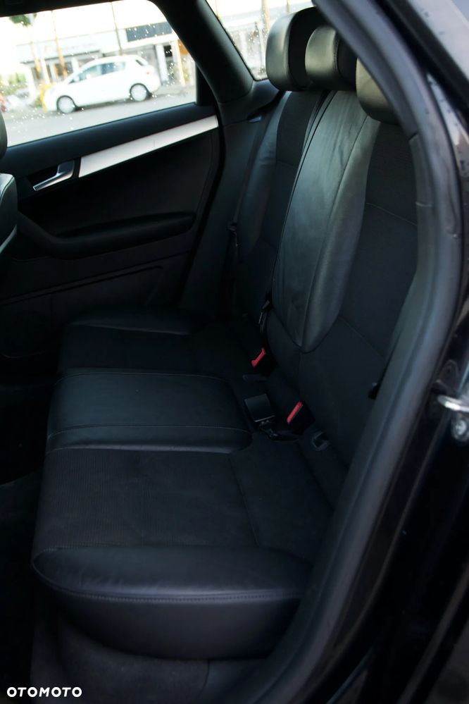 Audi A3 Sportback 1.4 TFSI S line Sportpaket - 18