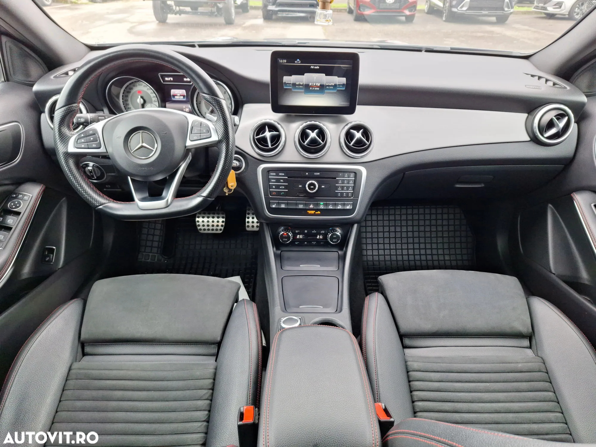Mercedes-Benz GLA 220 d 4MATIC Aut. - 12