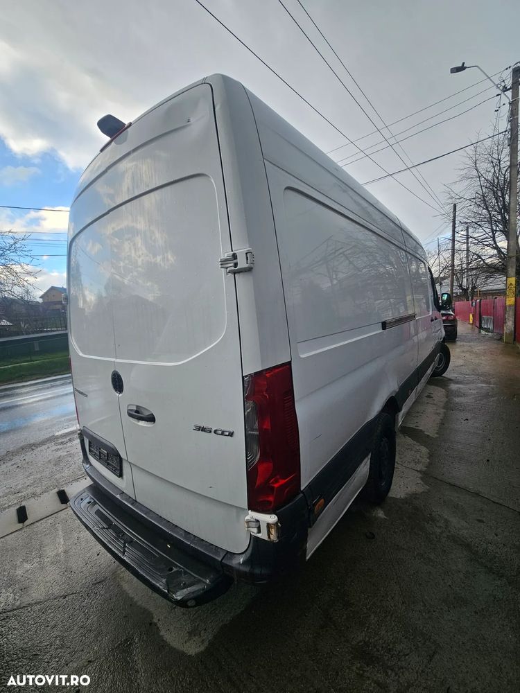 Mercedes-Benz Sprinter - 6