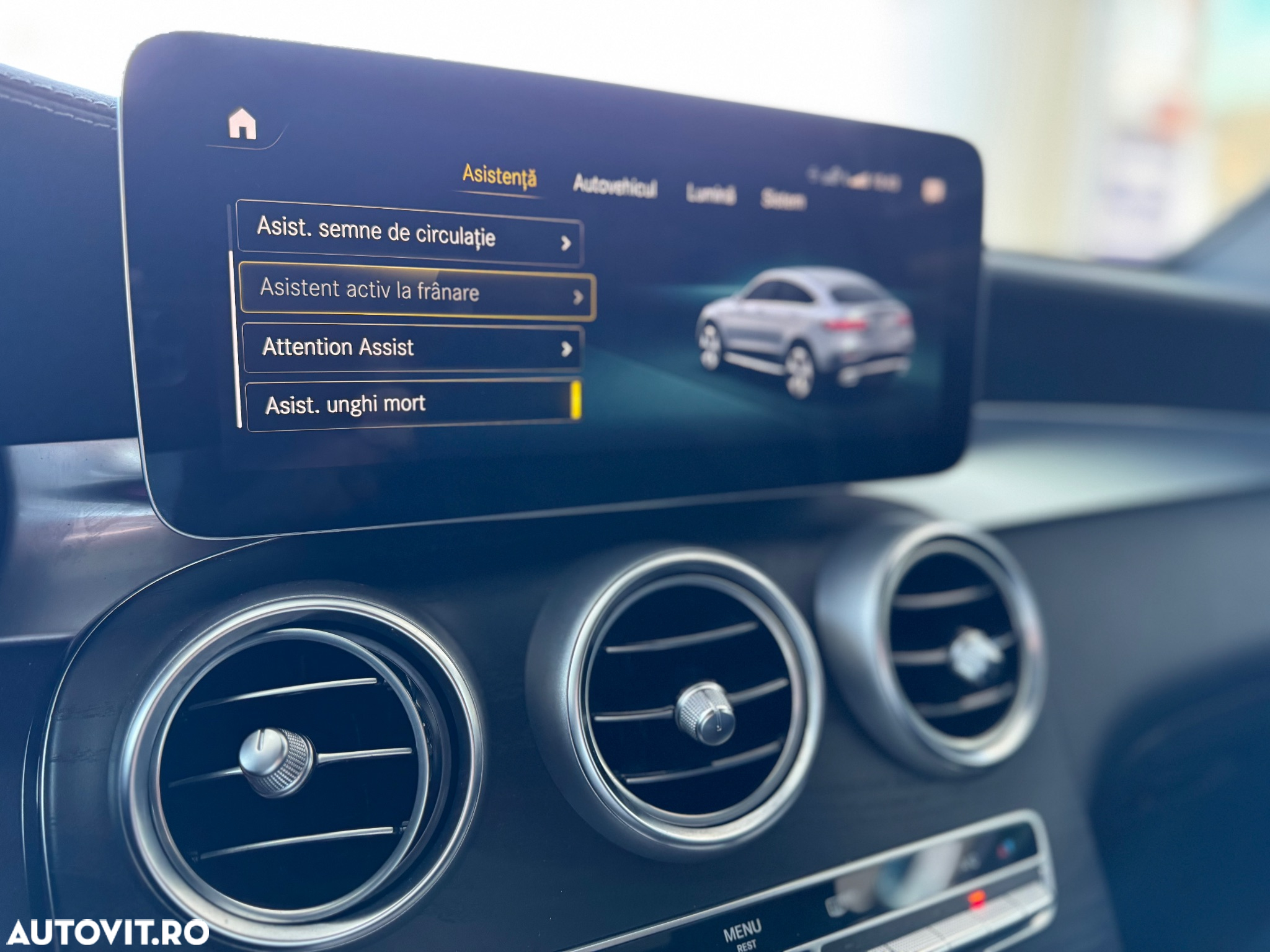 Mercedes-Benz GLC Coupe 300 e 4Matic 9G-TRONIC AMG Line Plus - 29