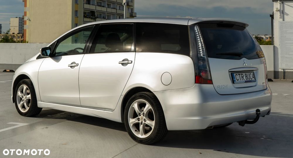 Mitsubishi Grandis 2.0 DI-D 6-Sitzer Intense - 4