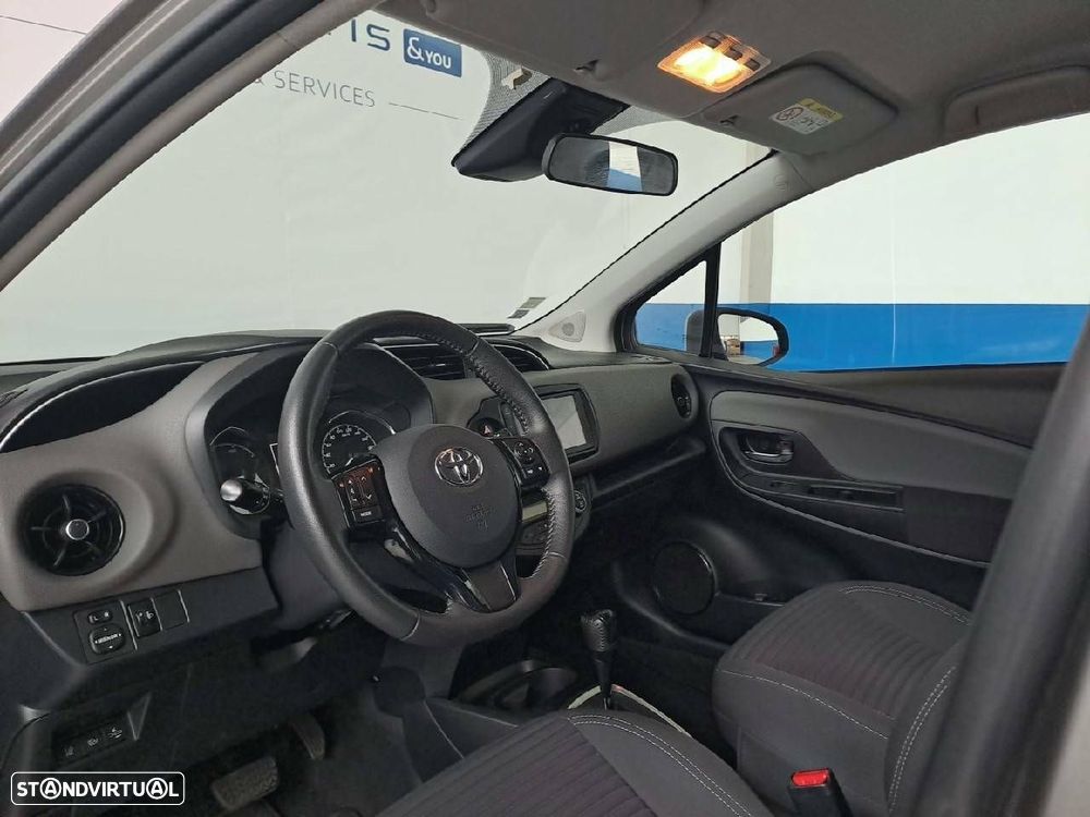Toyota Yaris 1.5 HSD Active - 8