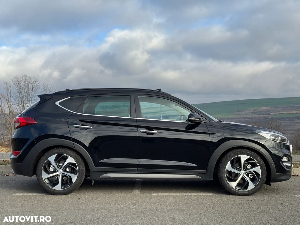Hyundai Tucson 2.0 CRDI 4WD 6AT Luxury+ - 24