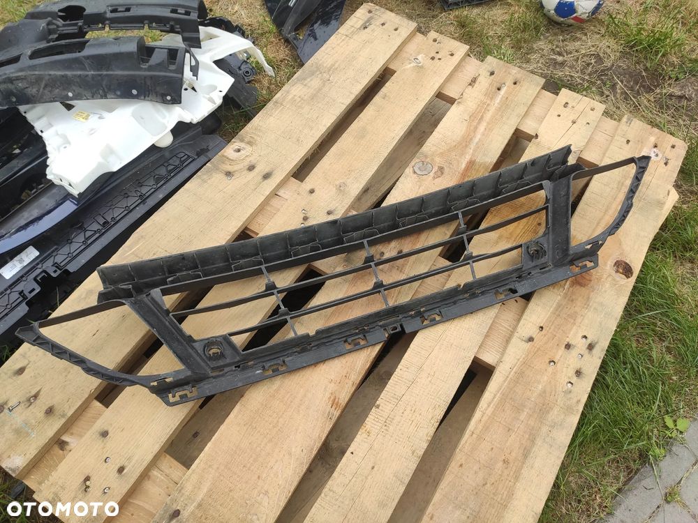 EU Kratka Zderzaka Przód Środkowa BMW 2 F45 F46 LCI Lift 18- 7460146 - 2
