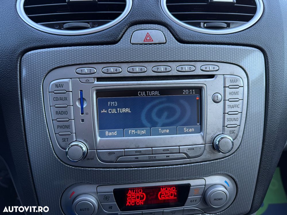 Ford Focus 1.6 16V Titanium - 22