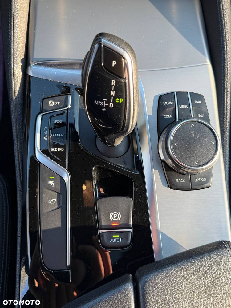 BMW Seria 5 M550d xDrive - 25