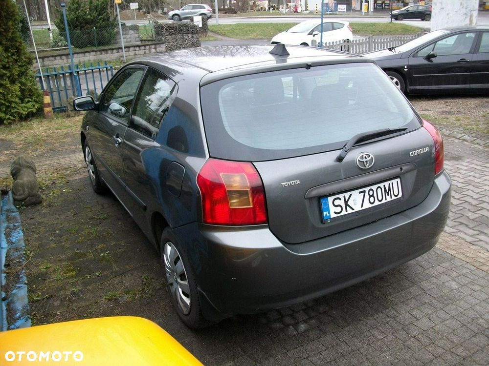 Toyota Corolla - 4