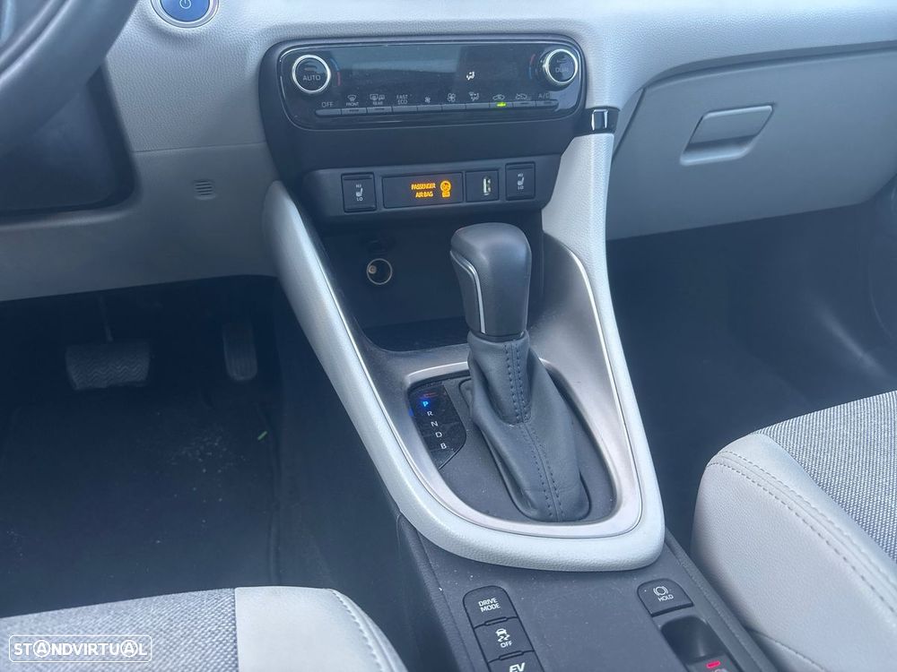 Toyota Yaris - 10