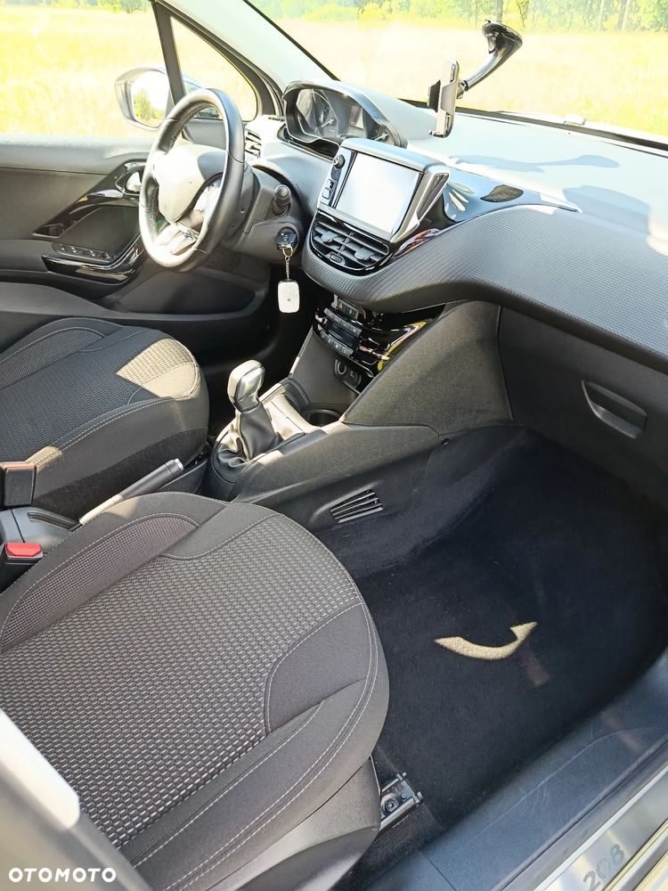 Peugeot 208 PureTech 110 Stop & Start Allure - 17