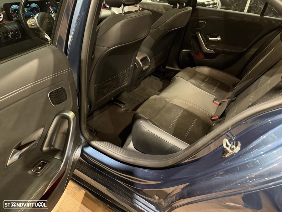 Mercedes-Benz A 250 Limousine e AMG Line - 22
