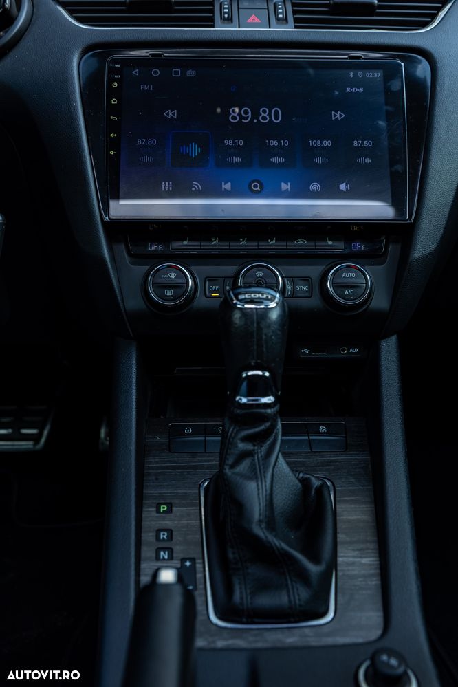 Skoda Octavia Combi 2.0 TDI (Green tec) 4x4 DSG Scout - 19