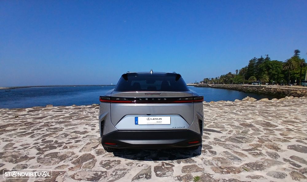 Lexus RZ 300e Premium - 10