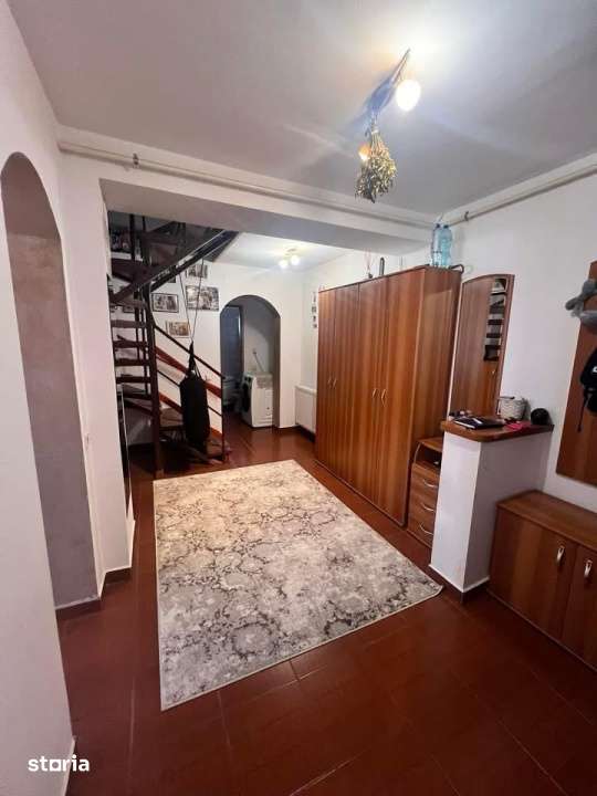 Apartament 4 camere decomandat cu scara interioara, Zona Sarari - Imagine principală: 4/19
