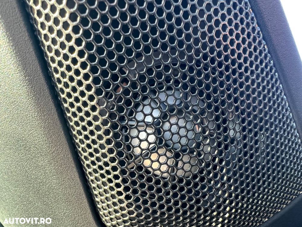 BMW Seria 3 330e xDrive AT PHEV - 31