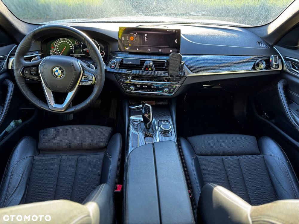BMW Seria 5 518d Sport Line - 10