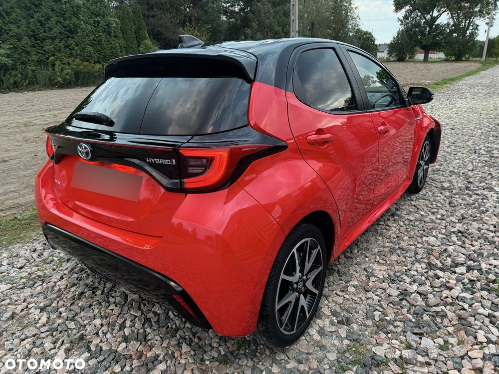 Toyota Yaris Hybrid 100 Premium - 11