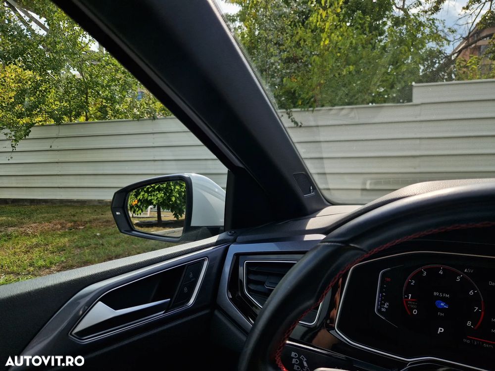 Volkswagen Polo 2.0 TSI DSG GTI - 17