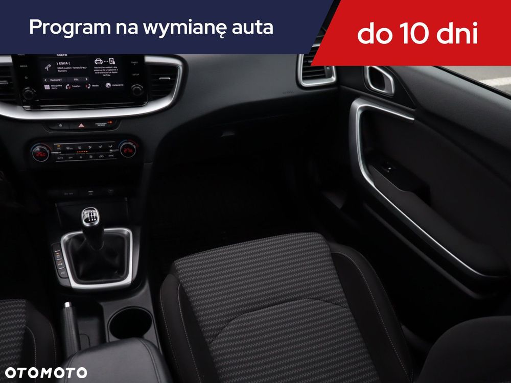 Kia Ceed - 10