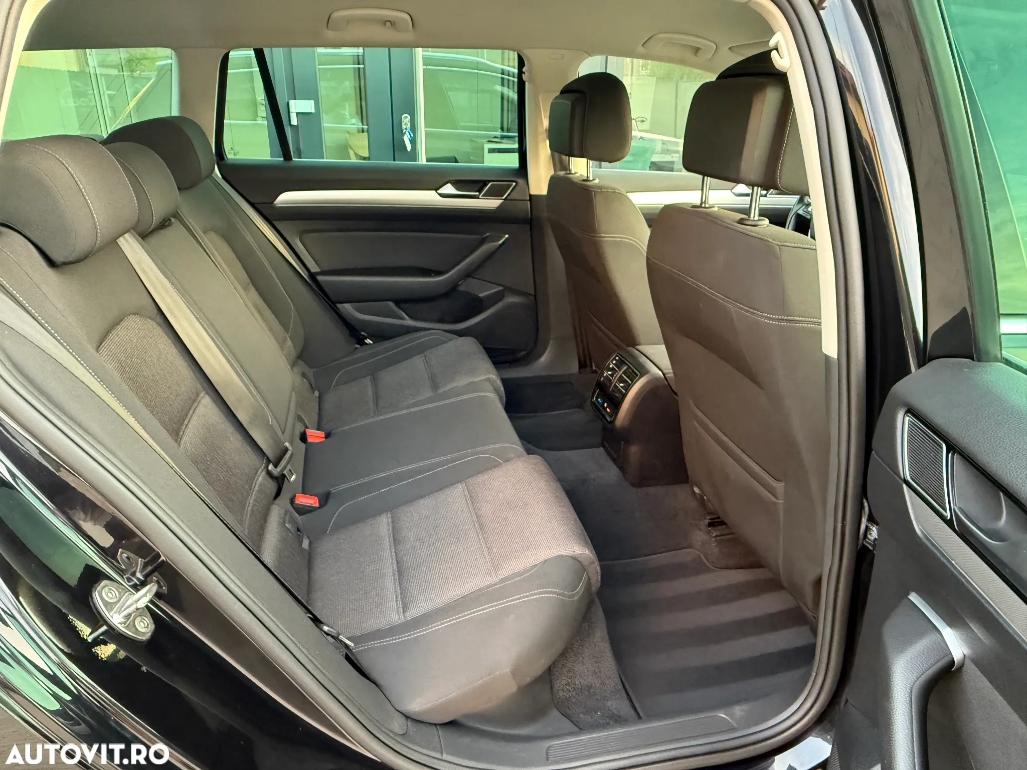 Volkswagen Passat Variant 2.0 TDI DSG Comfortline - 11