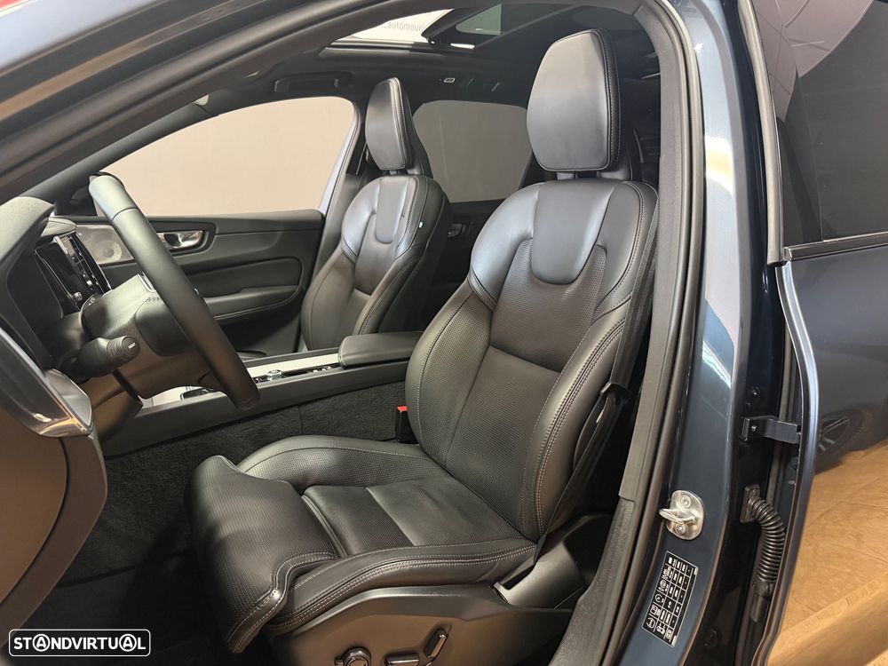 Volvo XC 60 T6 AWD Recharge Geartronic RDesign Expression - 18