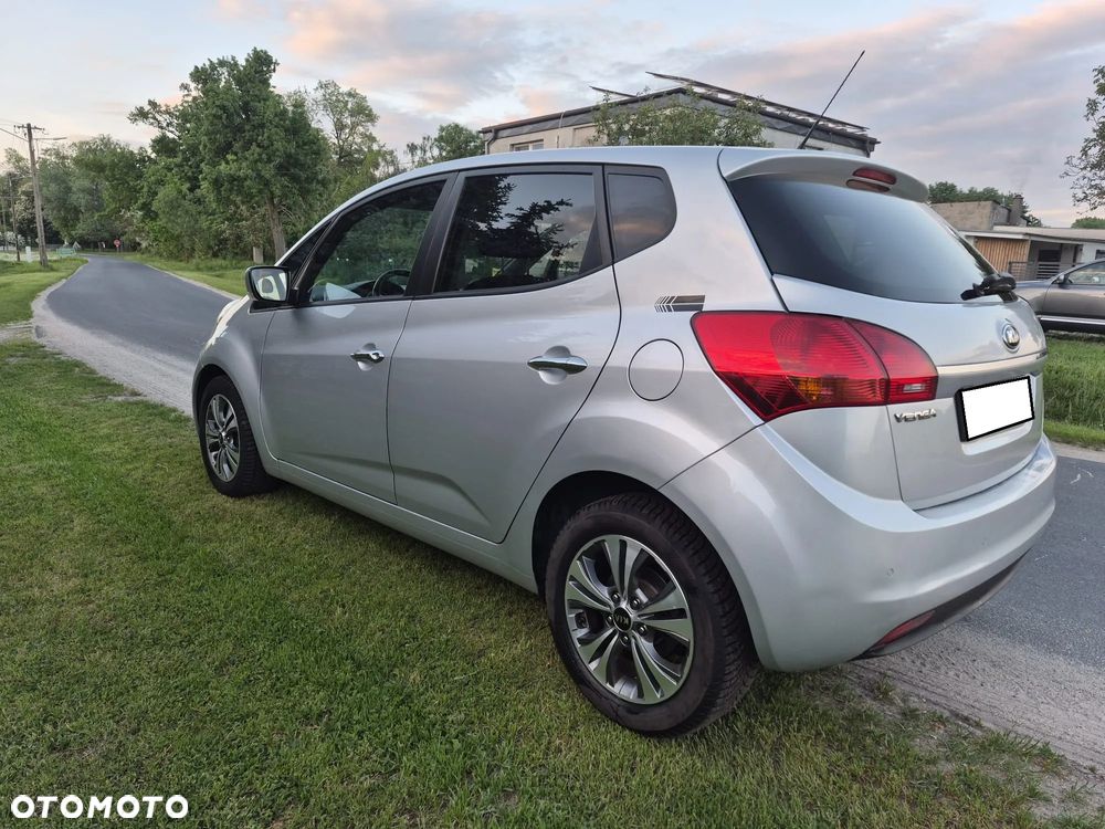 Kia Venga - 5