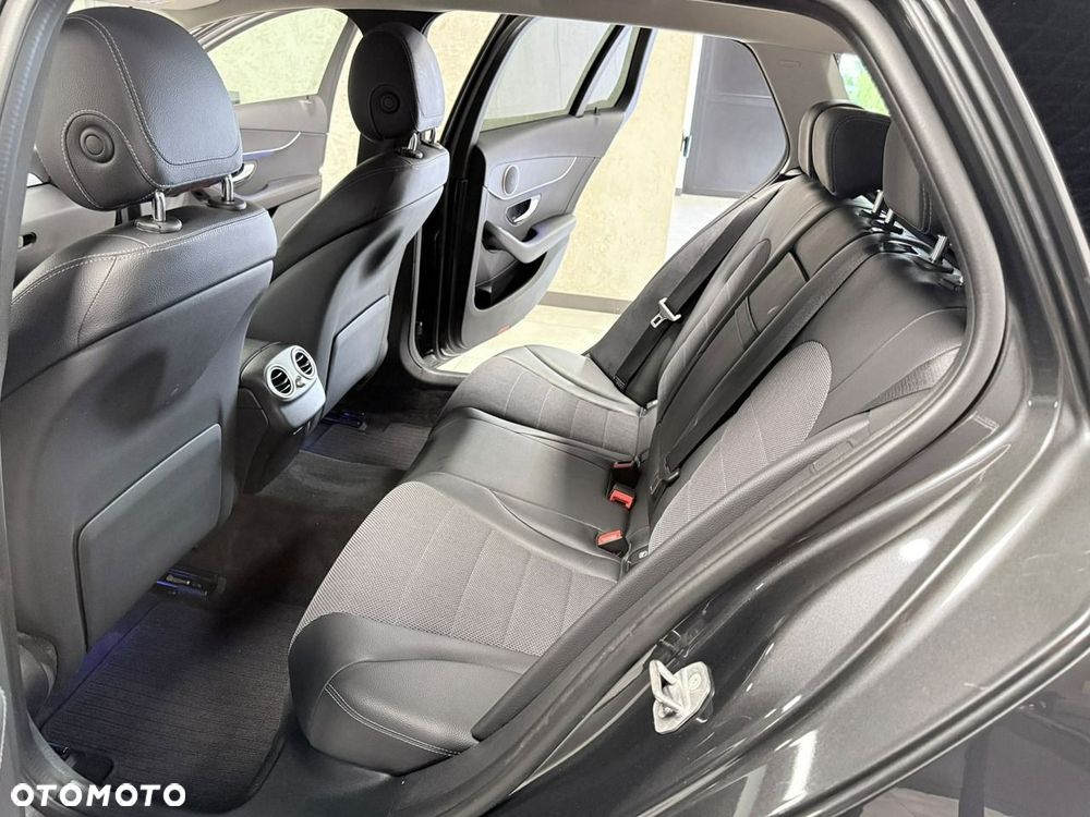 Mercedes-Benz Klasa C 300 de 9G-TRONIC Exclusive - 37